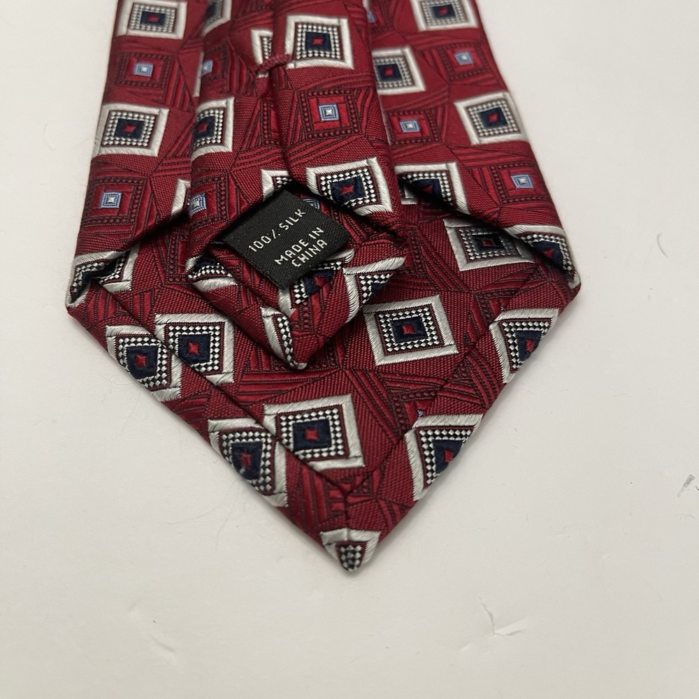 Jos‎ A Bank Signature Collection Red Silk Tie Geometric Squares 3.5" Wide - Picture 4 of 4